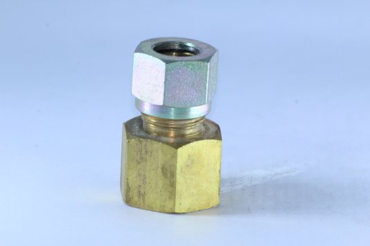 Conector fêmea 12mm x m16