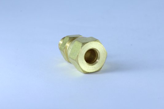 Conector macho 8mm x 1/8