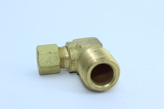 Cotovelo macho 3/8 x 1/2 npt