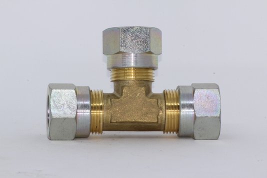 Tee união emenda em metal 16mm