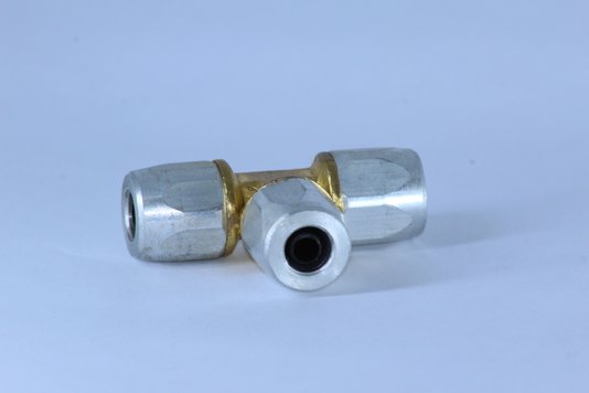 Tee união emenda 8mm conexão rápida