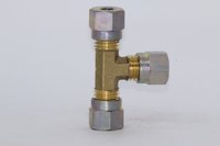 Tee união emenda em metal 6mm